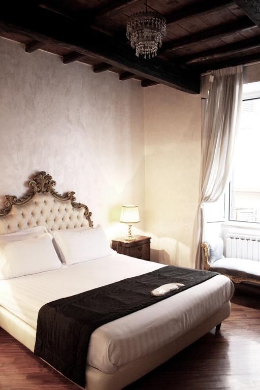 Piazza Di Spagna Suites ローマ 部屋 写真