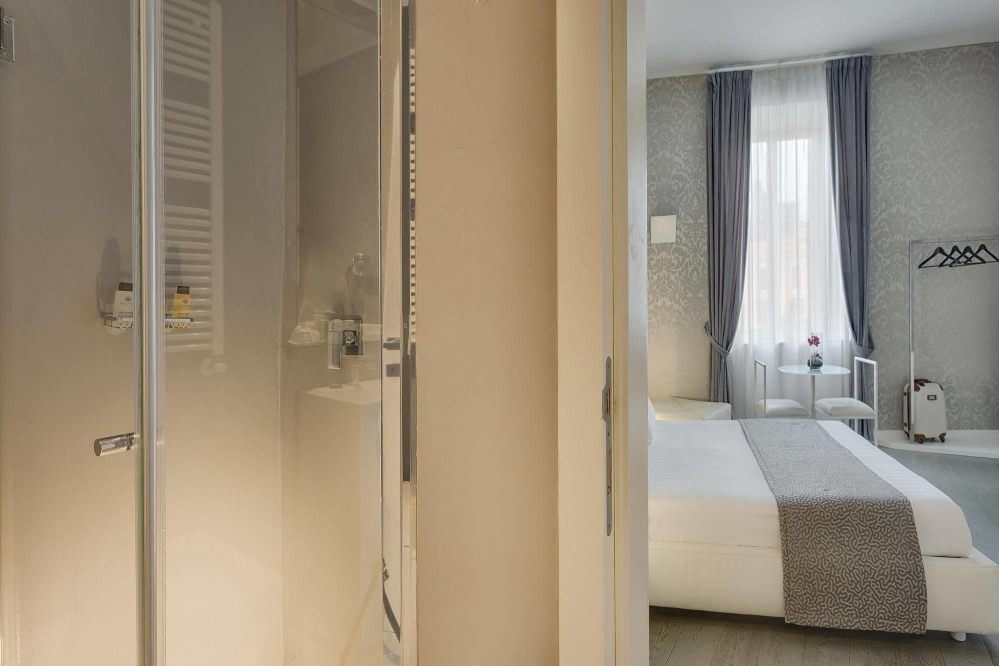 Piazza Di Spagna Suites ローマ エクステリア 写真
